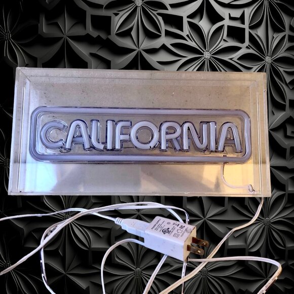 CALIFORNIA Sign Light Acrylic Box Desk Table Lamp Party Decor Electric - Picture 8 of 8